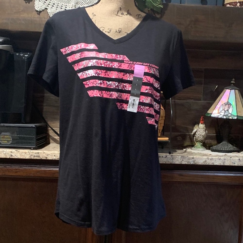 NWT Large TEK GEAR V- Neck Short Sleeve Top